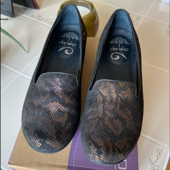 Dansko Olivia Snake Leather Bronze Loafer Size EU 37 US 6.5-7 - Picture 6 of 11